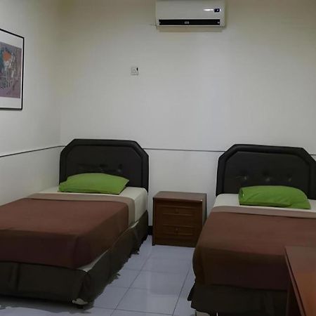 Mahadria Hotel Serang Luaran gambar