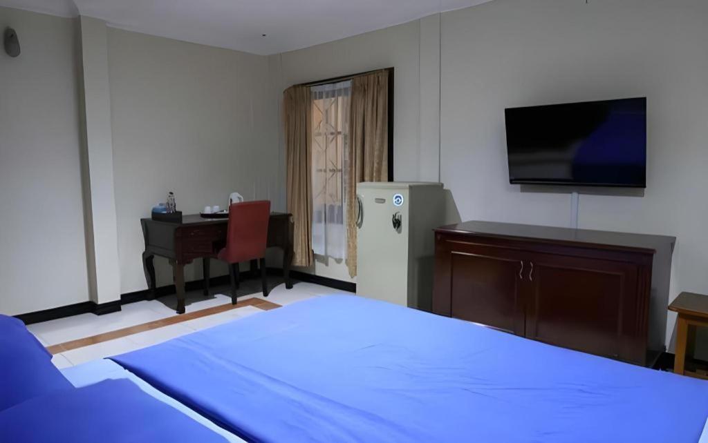 Mahadria Hotel Serang Luaran gambar