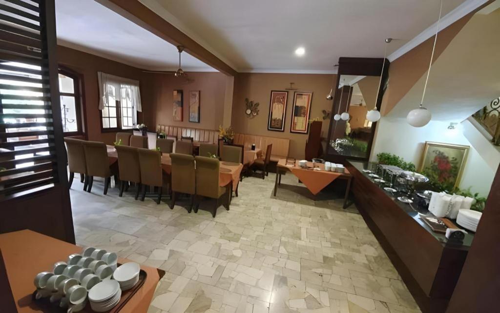 Mahadria Hotel Serang Luaran gambar