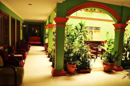 Mahadria Hotel Serang Luaran gambar